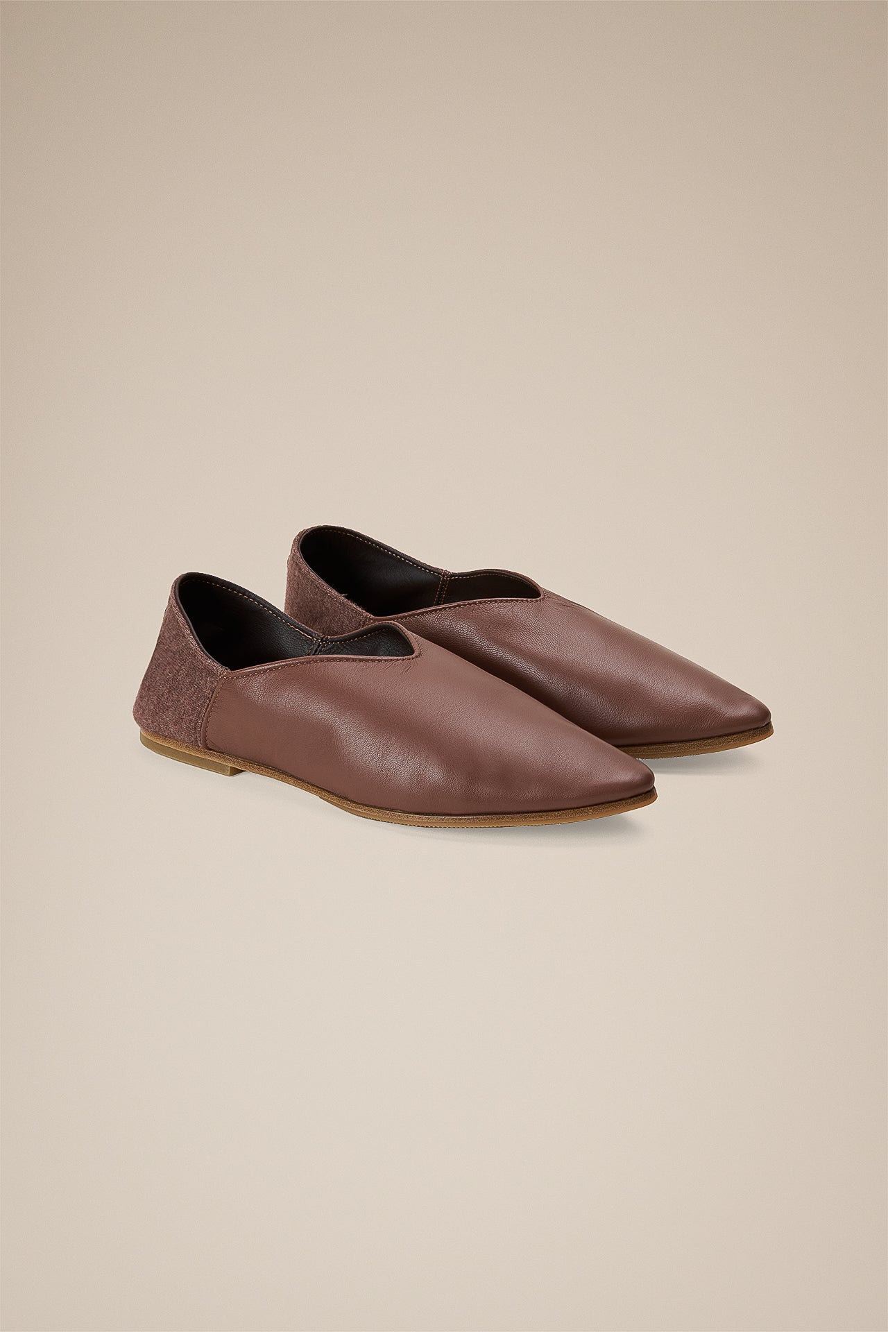 Babú Nappa Leather Slippers