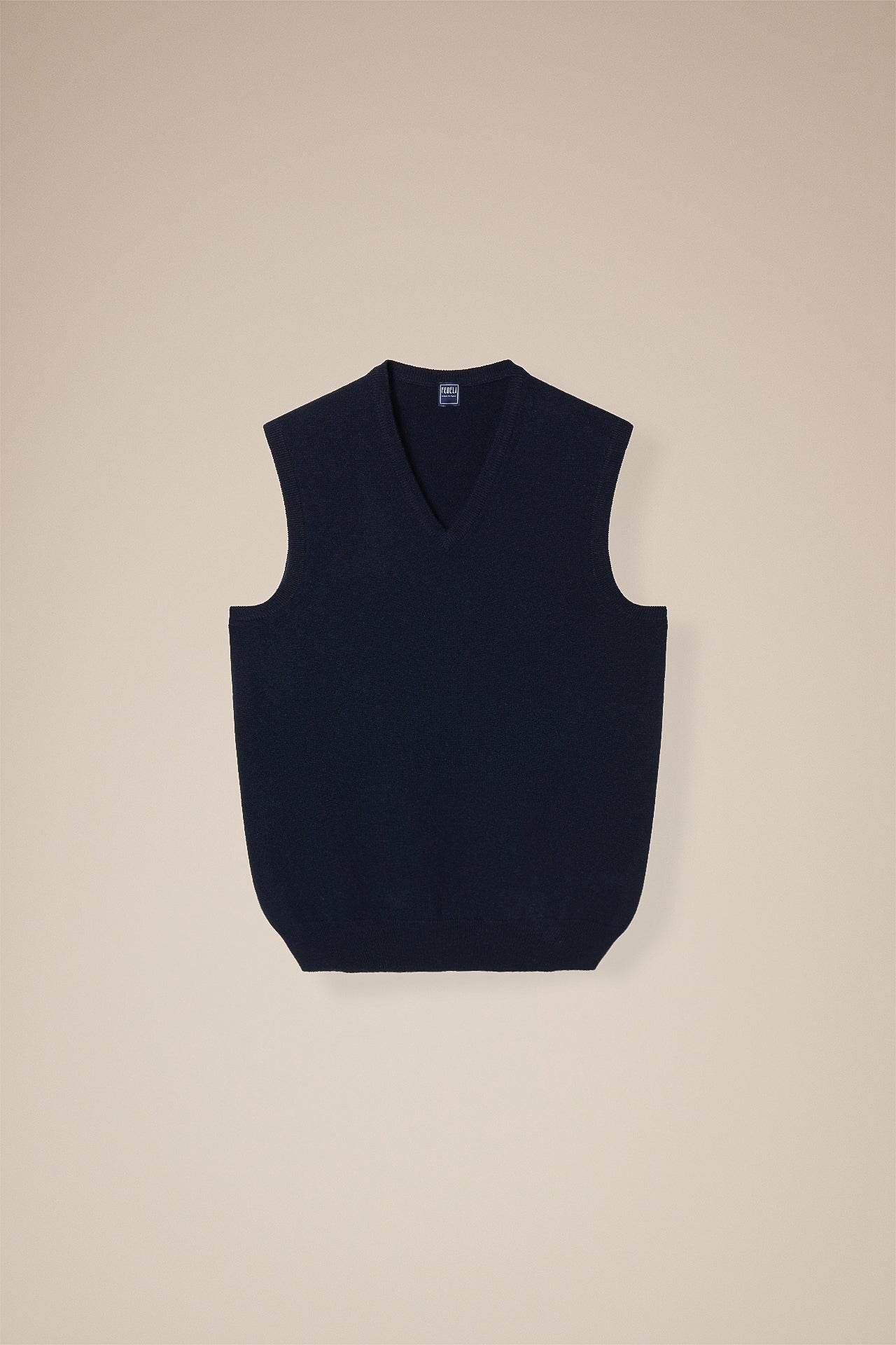 Sleeveless Cashmere V-neck in iconic colors