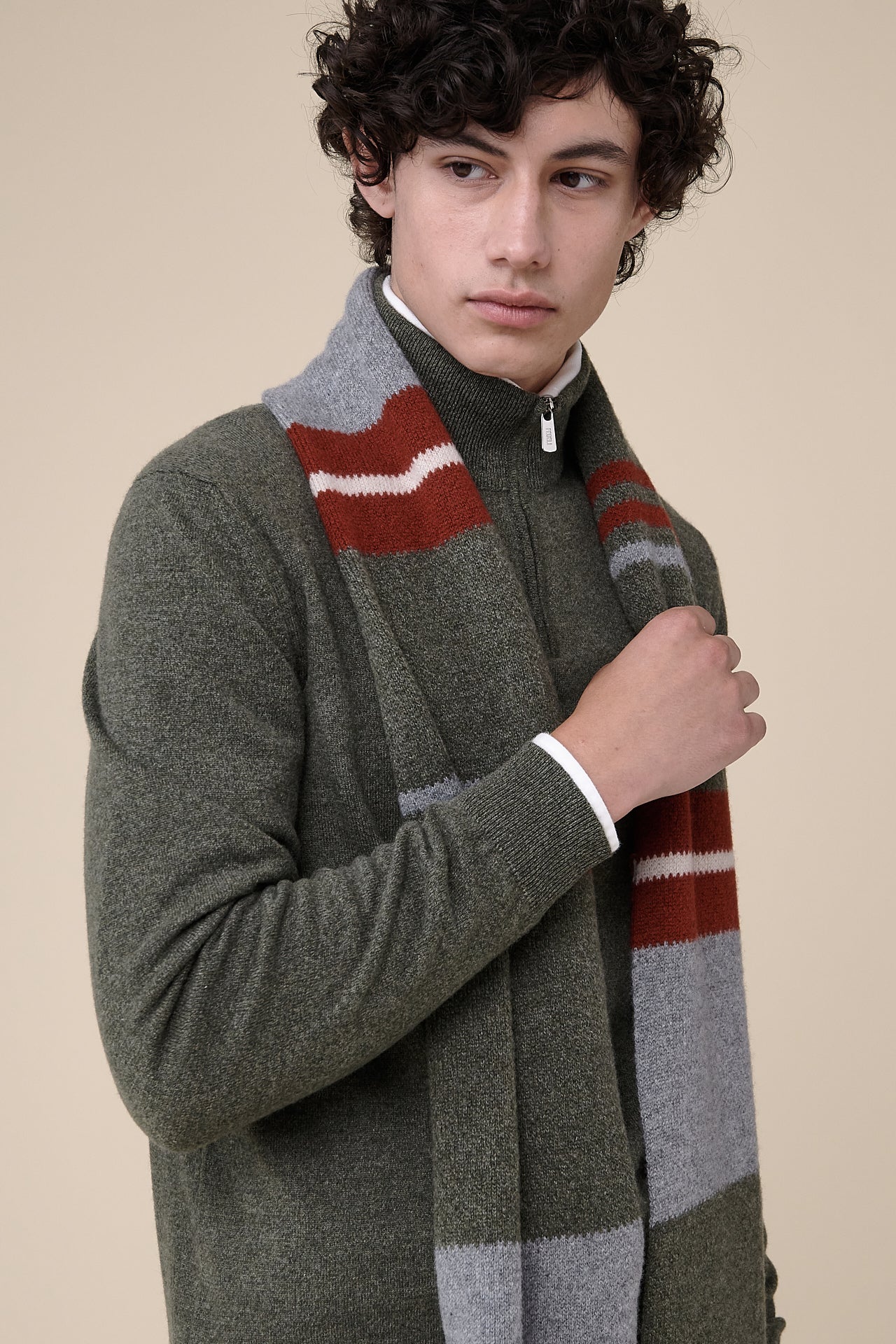 Ape Cashmere Knit Scarf with striped pattern