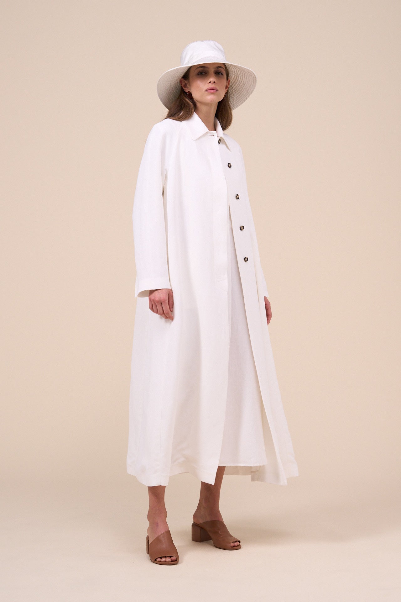 Era Fluid Linen Long Coat